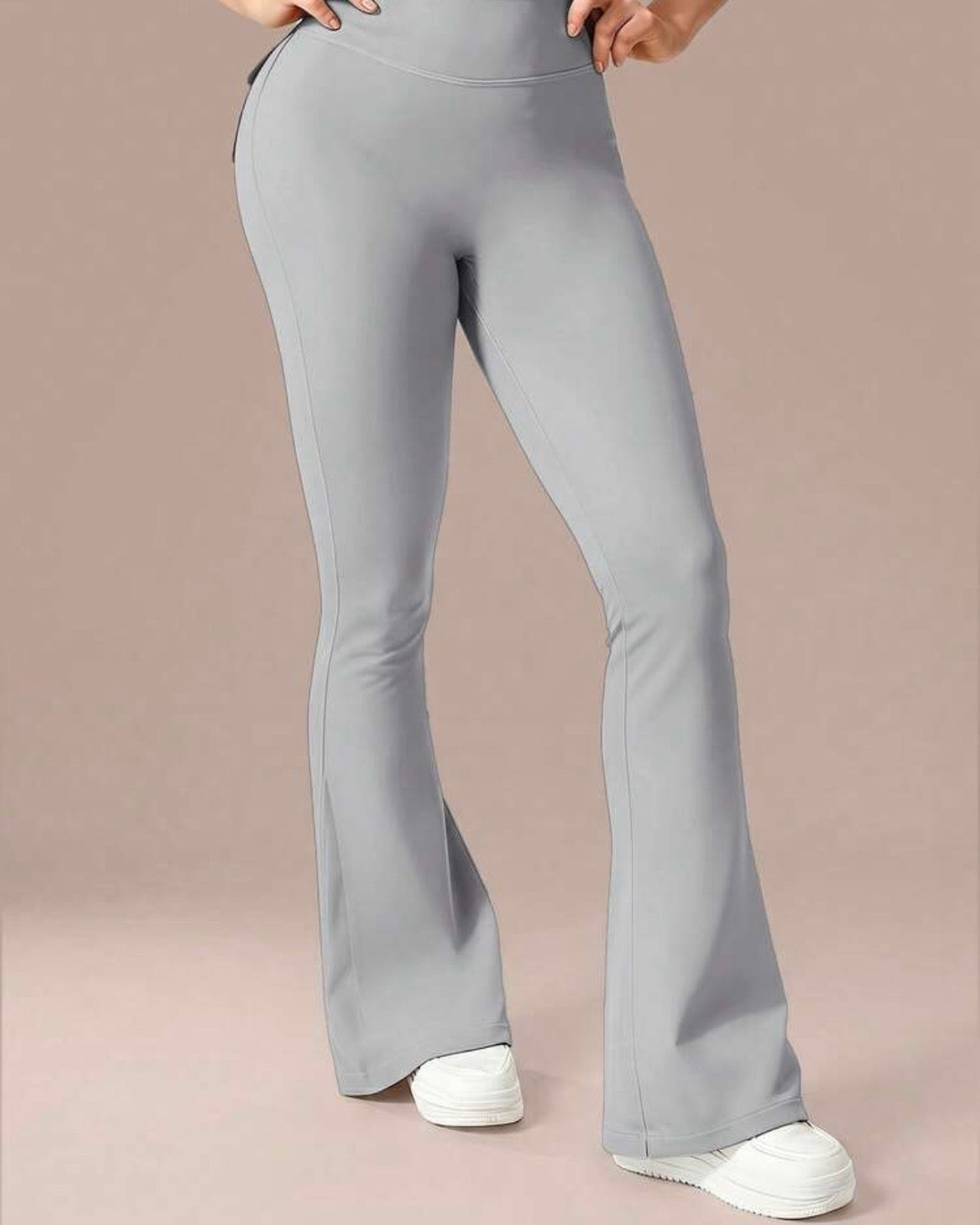 Pantalones Acampanados Gris Claro