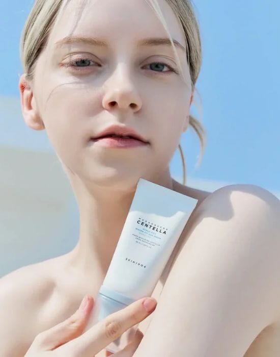 SKIN1004 Madagascar Centella Hyalu-Cica Water-Fit Sun Serum SPF50+ PA++++