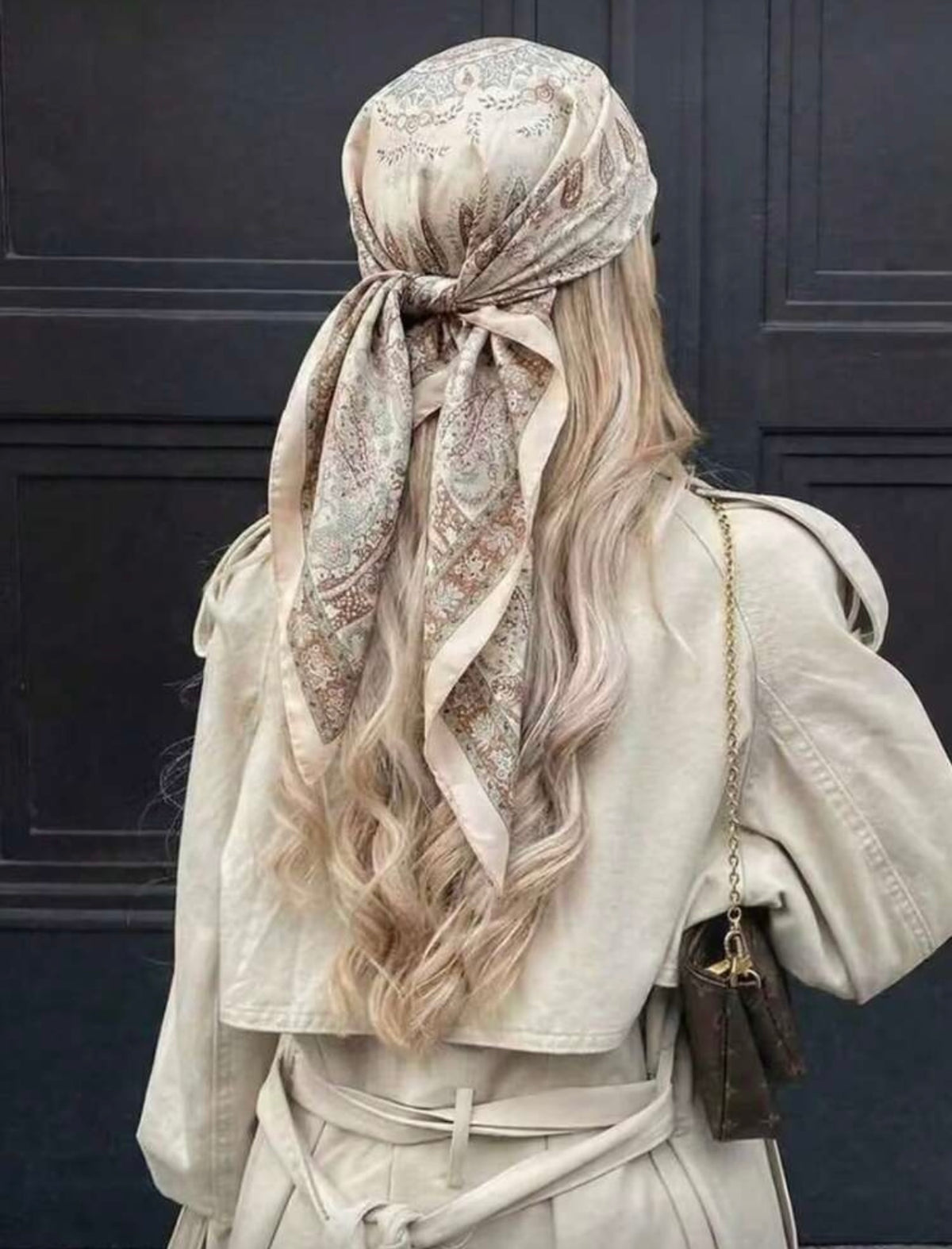 Pañuelo de seda cuadrado