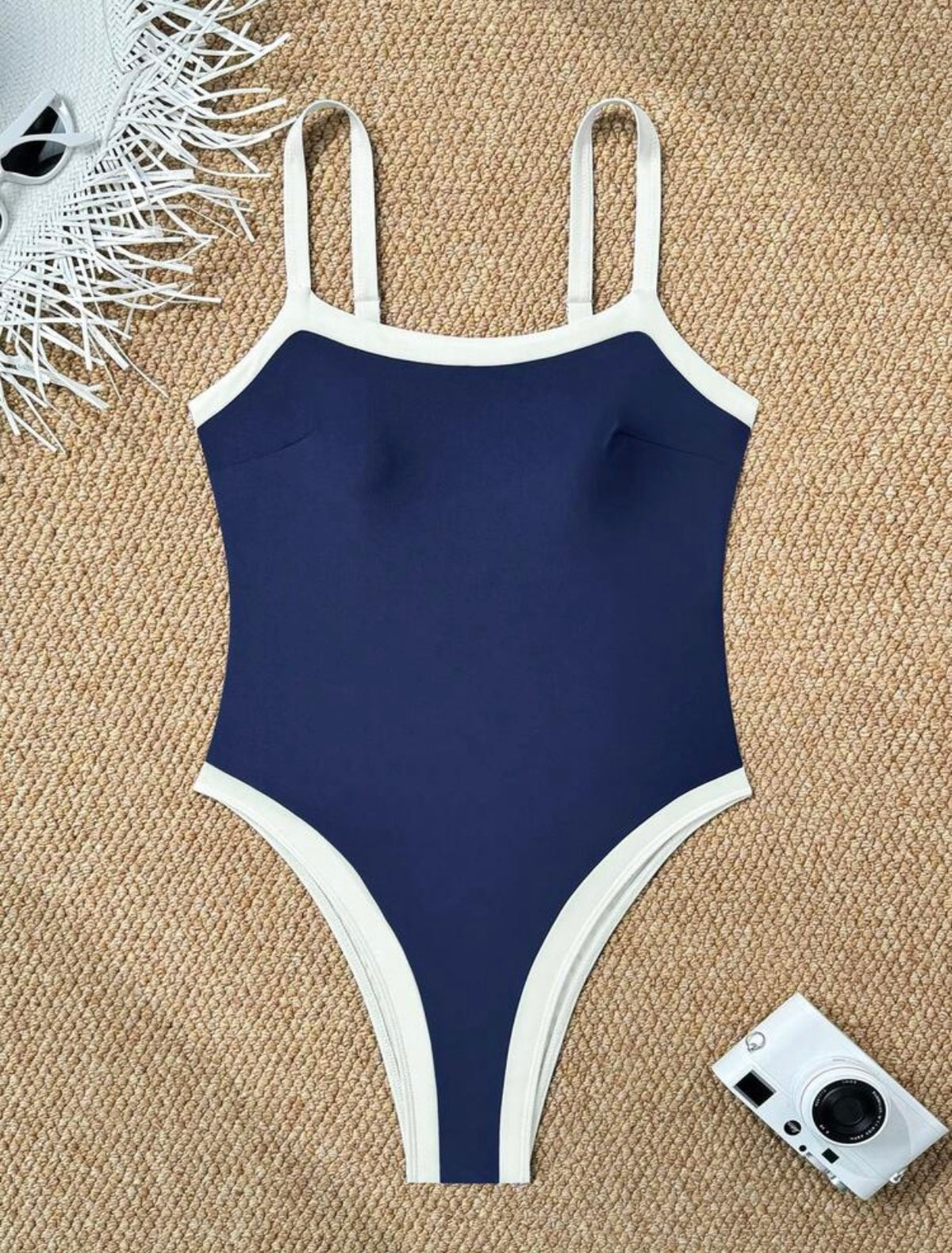 Traje de baño de una pieza con control de abdomen