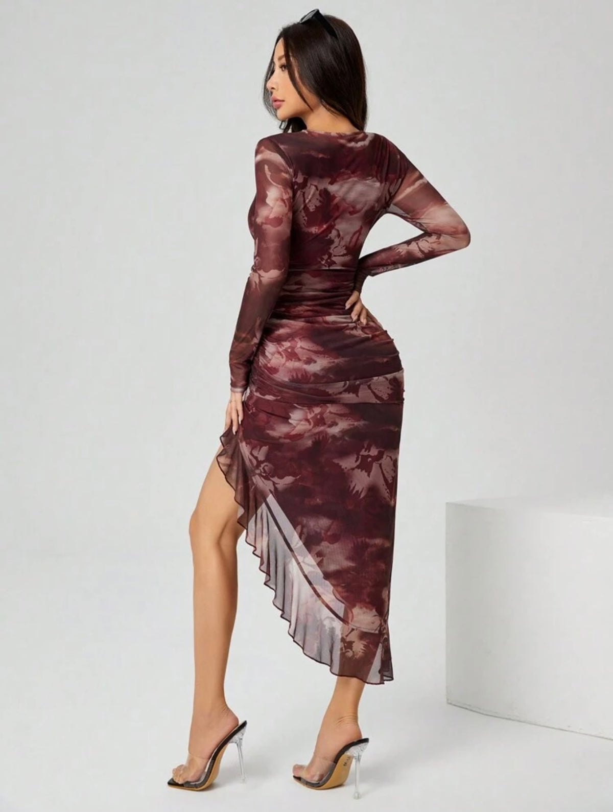 Vestido ajustado con abertura lateral