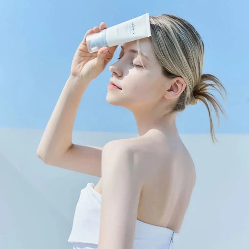 SKIN1004 Madagascar Centella Hyalu-Cica Water-Fit Sun Serum SPF50+ PA++++